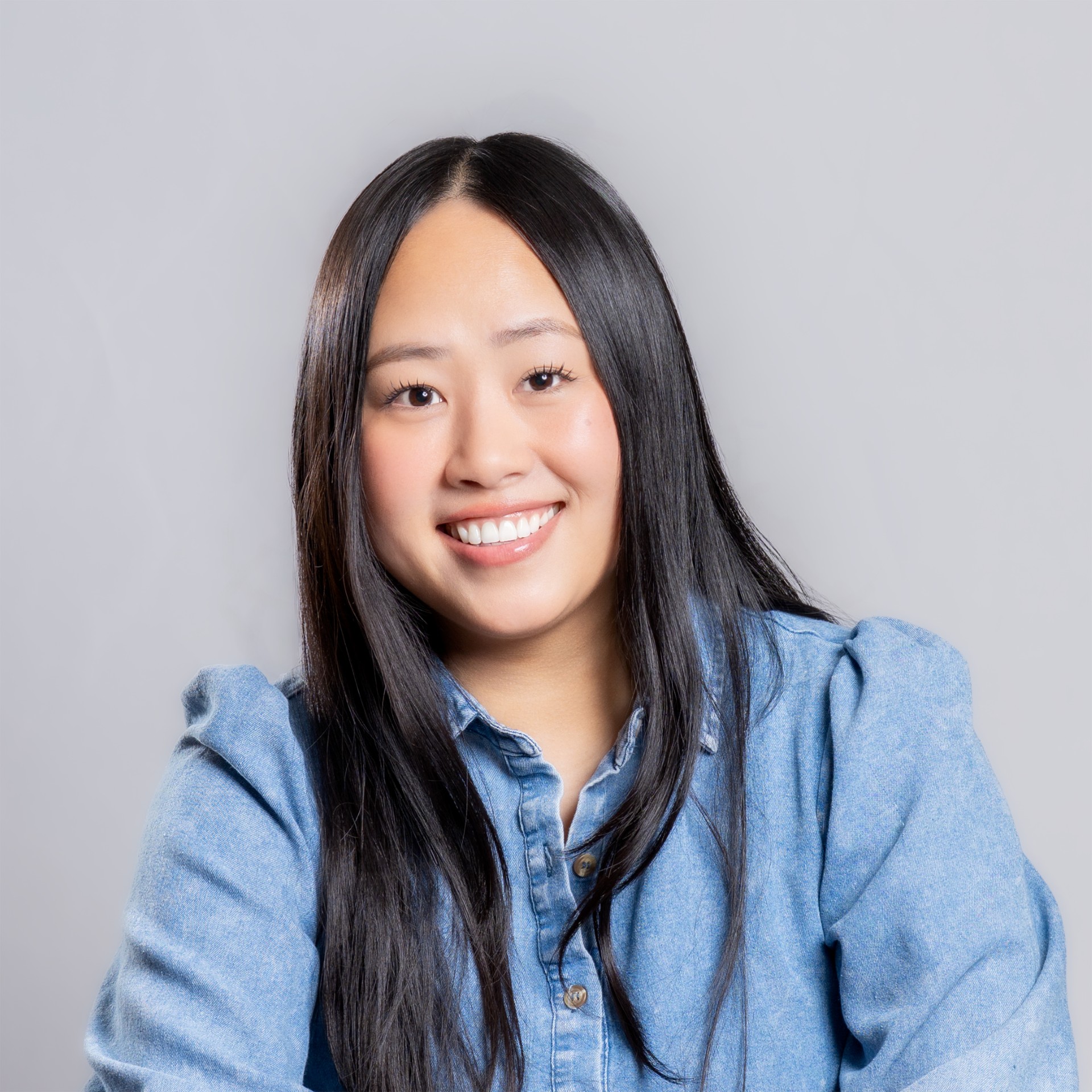 Leda Vang
